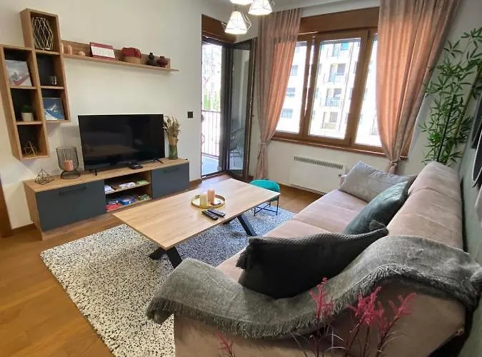 Pine House 16 דירה